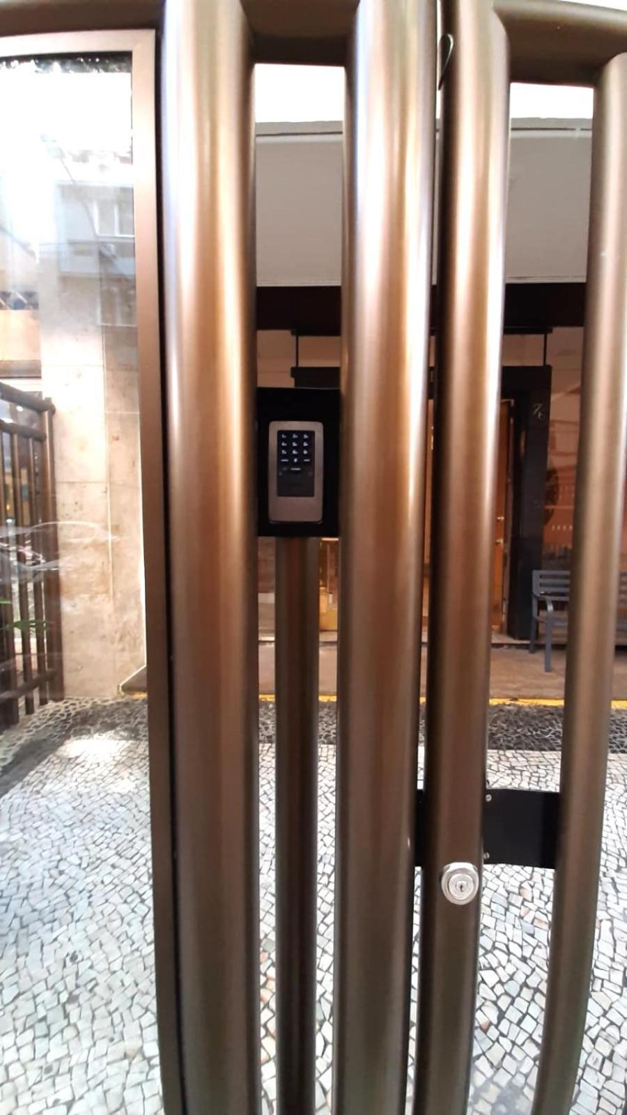 So Elas / Copacabana Individual Mulheres Apartment
